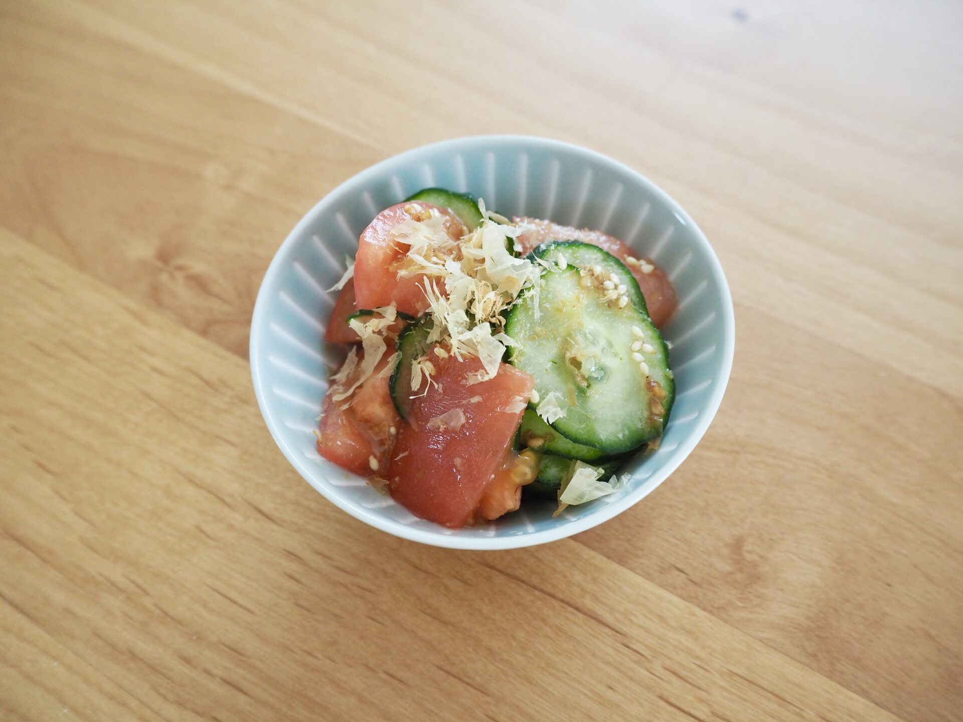 トマト嫌いの娘が食べた トマトときゅうりのシンプルサラダのレシピ きっずごはん